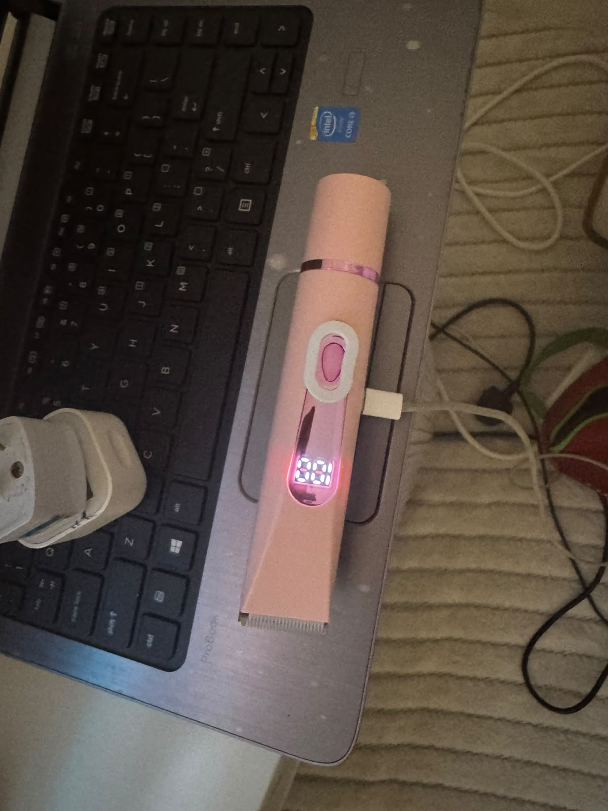 ماكينة حلاقة وتشذيب كهربائية للسيدات برأسين - قابلة لإعادة الشحن مع شاشة LED