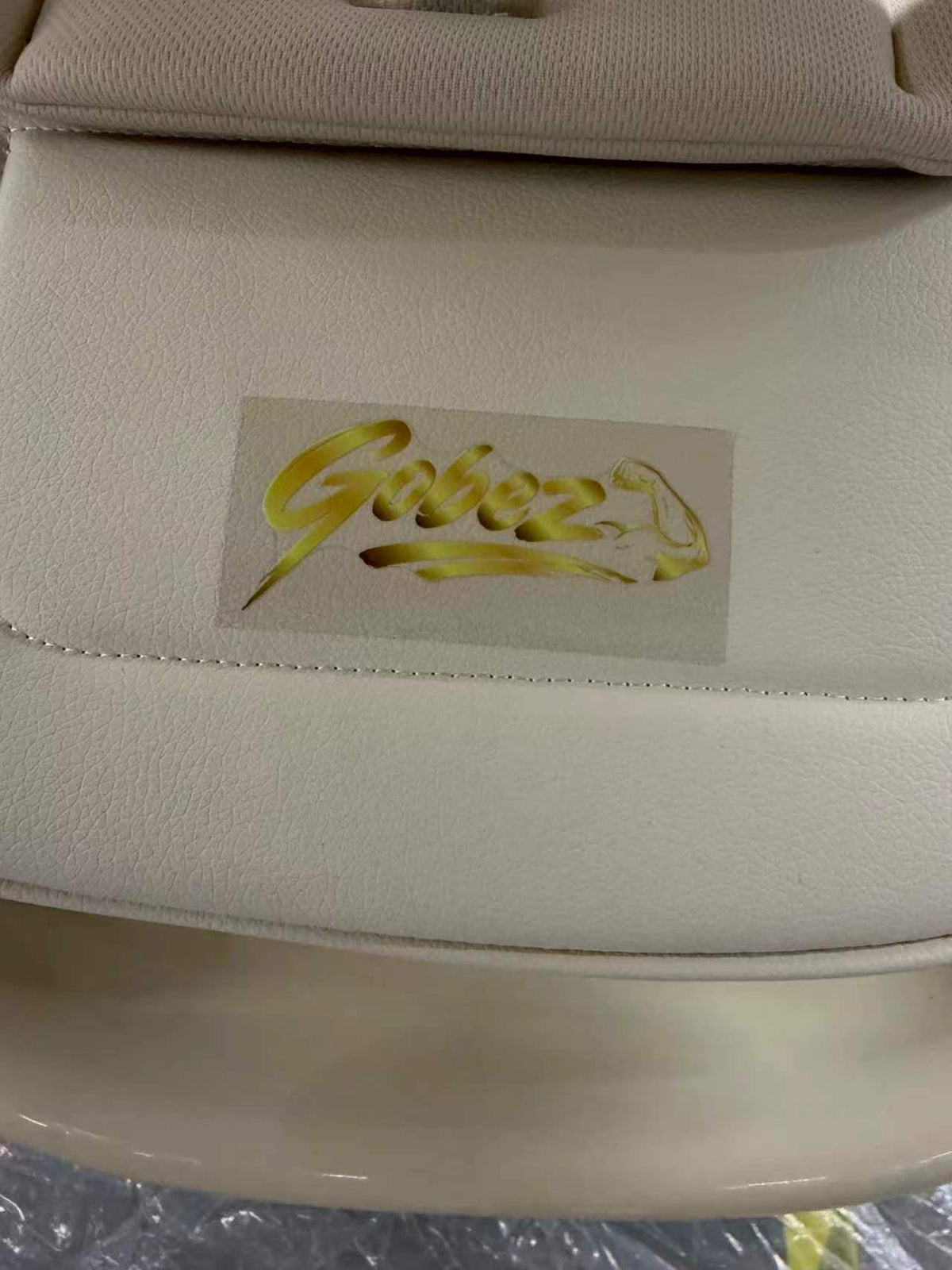 GOBEZ logo on the PU leather seat of the 5-in-1 electric baby high chair